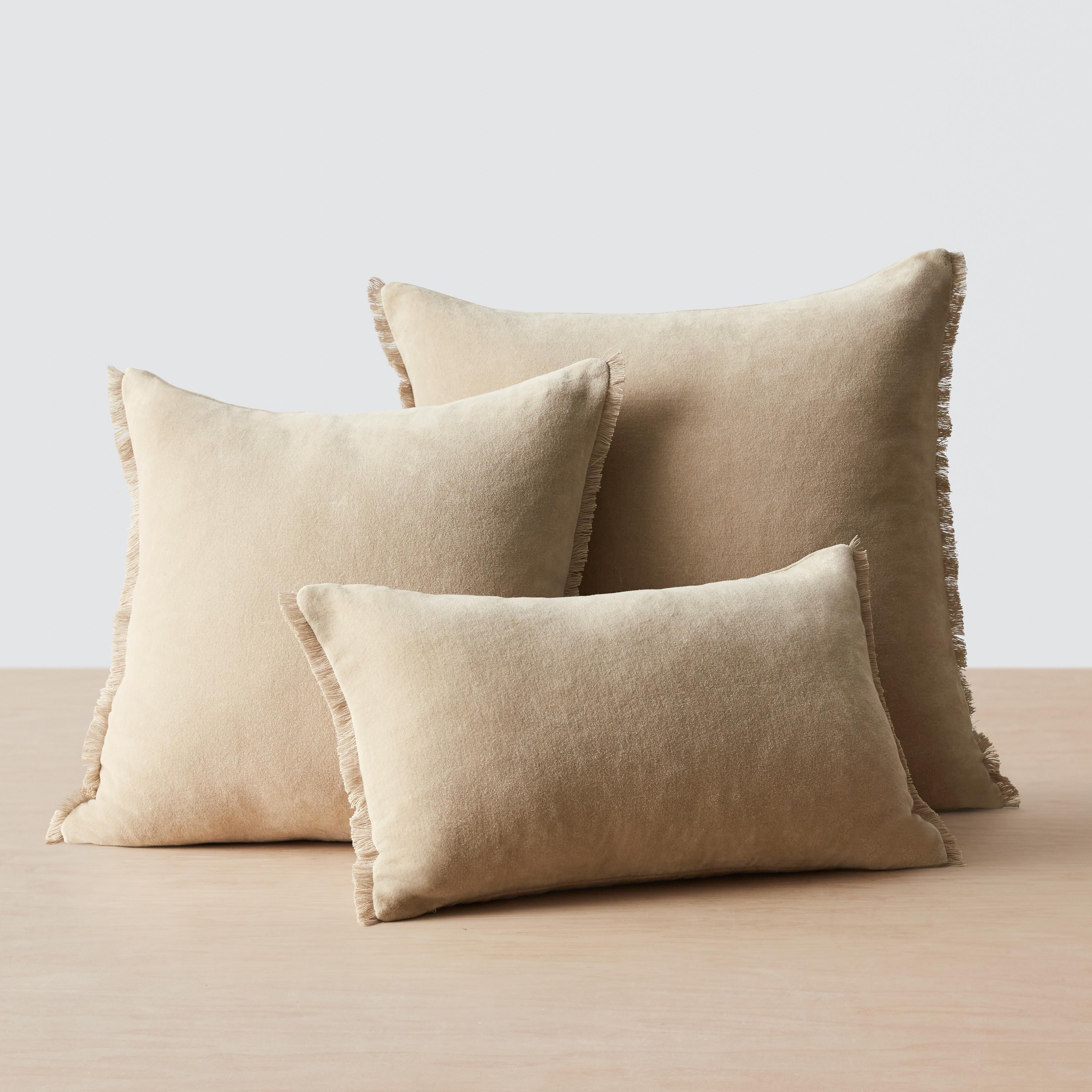 Naveta Velvet Small Lumbar Pillow