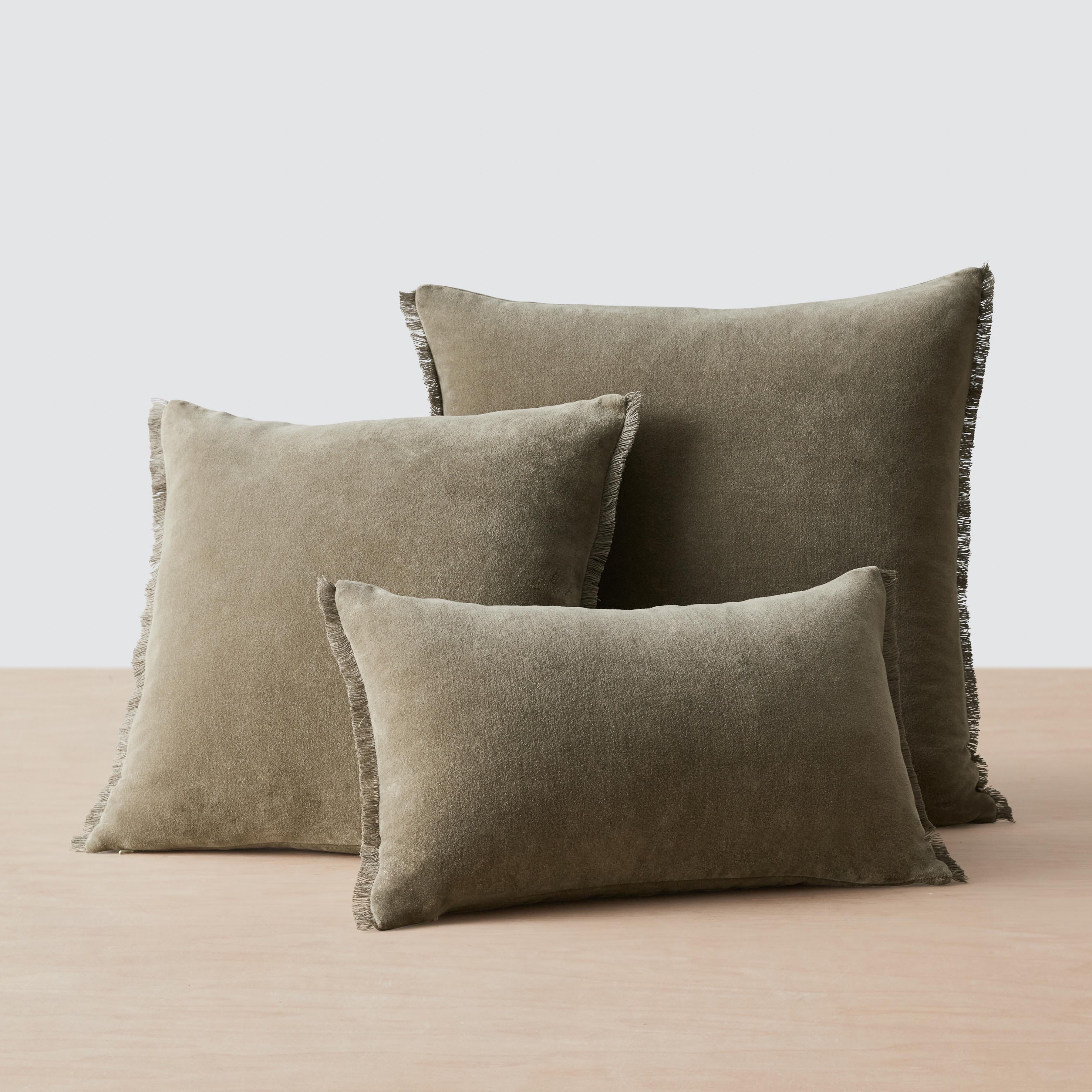 Naveta Velvet Small Lumbar Pillow