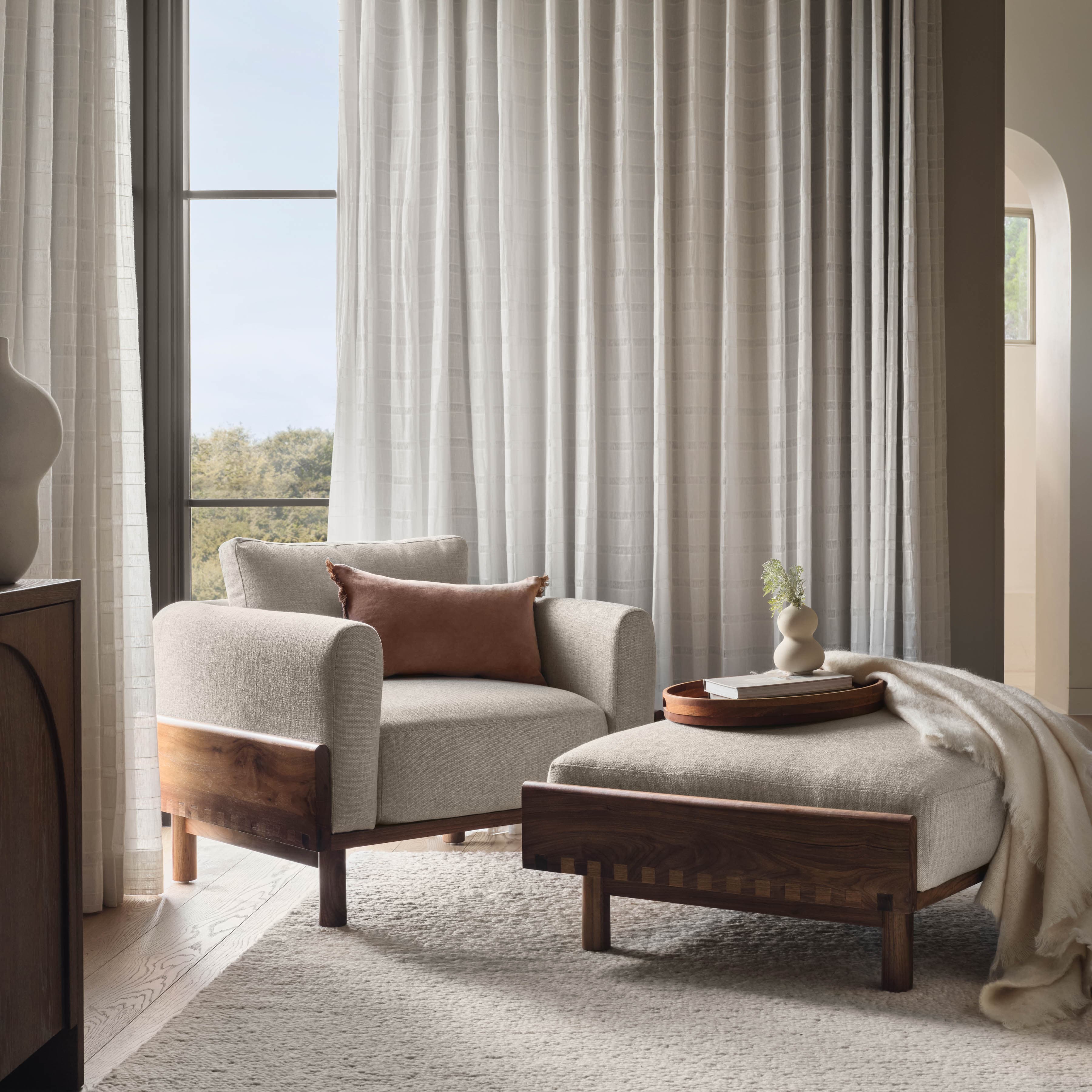 Naveta Velvet Small Lumbar Pillow